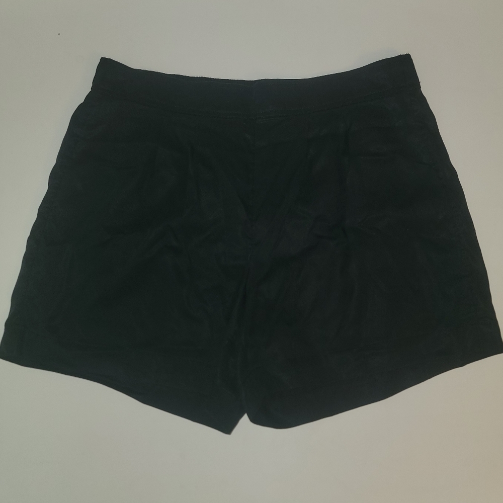 Vineyard Vines Black Women's Shorts